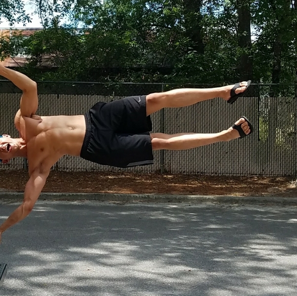 Meet your Posher - Picture 3 of 3